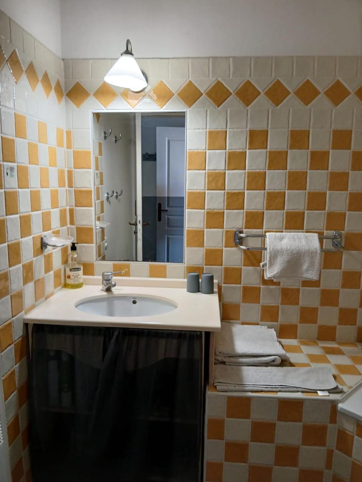 Appartement Grimaud Bord De Mer Экстерьер фото